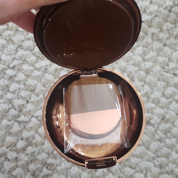 Like new physicians formula bronzer - Picture 2 of 4